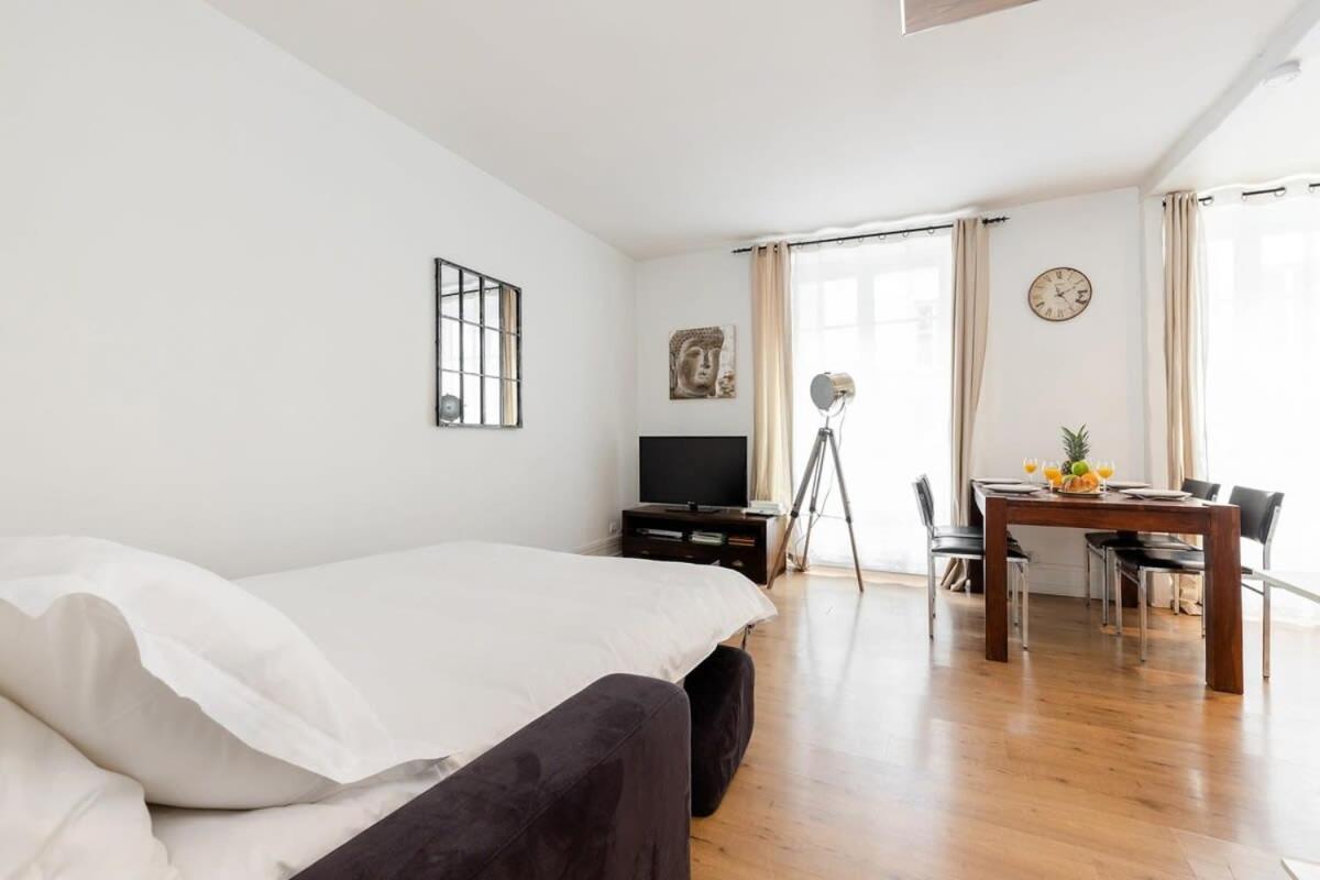 Apartmán Avenue De Mars 2Br Paříž Exteriér fotografie